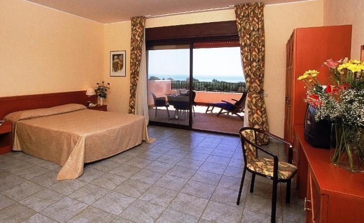 Conte Di Cabrera Hotel Club Pozzallo Eksteriør billede